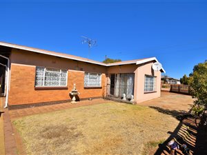 3 Bed House in Westonaria