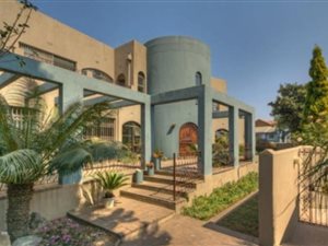 5 Bed House in Marlboro Gardens