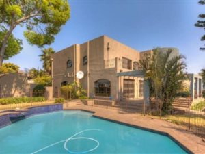 5 Bed House in Marlboro Gardens