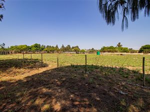 8566 m² Land available in President Park