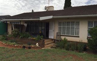 3 Bedroom House in Flamwood