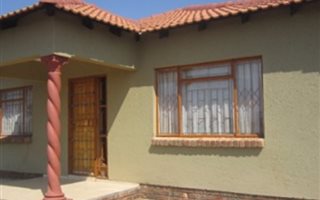 3 Bedroom House in Lethlabile