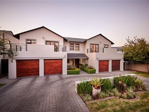 4 Bed House in Waterfall Country Estate