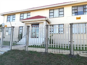 2 Bed Flat in Manaba