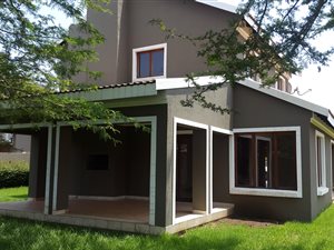2.5 Bed House in Leeuwenhof Estate