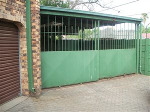 5 Bed Townhouse in Wierda Park