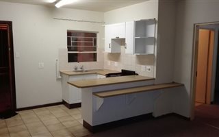 2 Bedroom Flat in Geelhoutpark