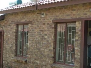 2 Bedroom Apartment in Olievenhoutbosch