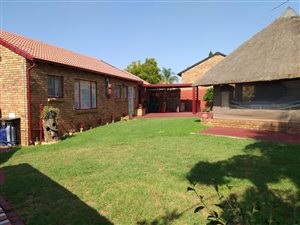 3 Bed House in Highveld