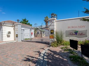 2 Bed Flat in Constantia