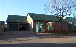 3 Bedroom House in Moreleta Park