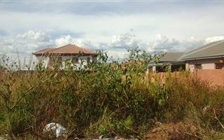 630 m² Land available in Aerorand