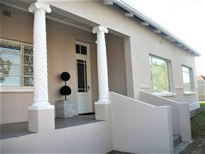 3 Bedroom House in Van Riebeeck Heights