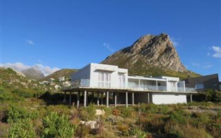 3 Bedroom House in Rooi Els