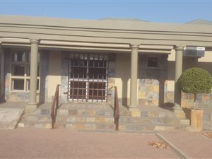 191 m² Office Space in Bodorp