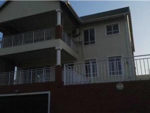 4 Bed Duplex in Mt Edgecombe