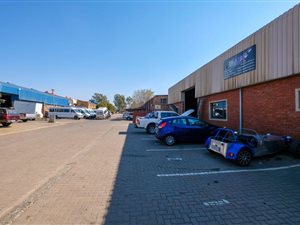 625 m² Industrial space in Booysens
