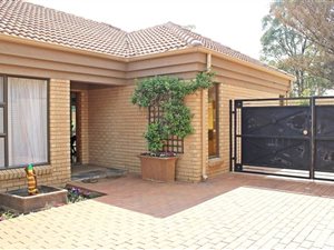 3 Bed Cluster in Benoni CBD
