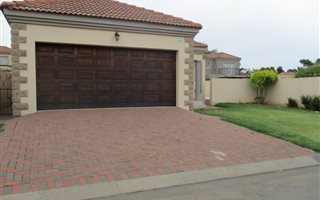 3 Bedroom Townhouse in Brakpan North