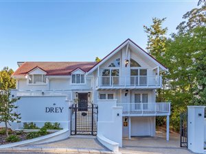 5 Bed House in Helderrand