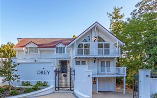 5 Bedroom House in Helderrand