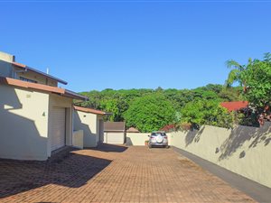3 Bed Apartment in Uvongo
