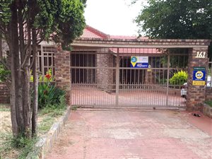 3 Bed House in Heuweloord