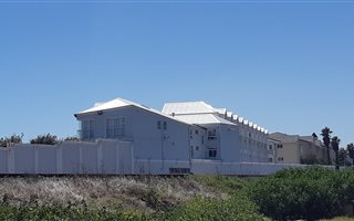 5 Bedroom Apartment in Lagoon Beach