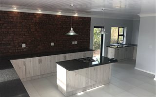 2 Bedroom House in Klein Brak River
