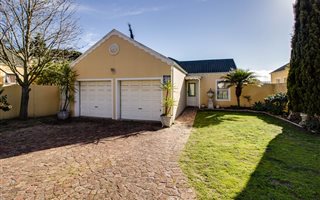3 Bedroom House in Sonstraal Heights
