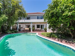 7 Bed House in Tokai