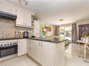 2 Bed Townhouse in Fourways Gardens