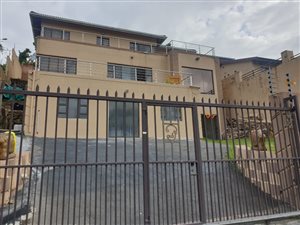 4 Bed House in Umhlatuzana