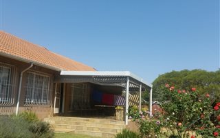 3 Bedroom House in Isandovale