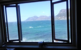 Bachelor apartment in Kalk Bay