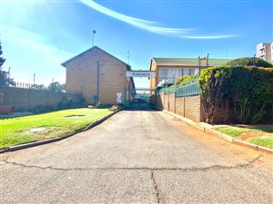 2 Bed Townhouse in Rhodesfield