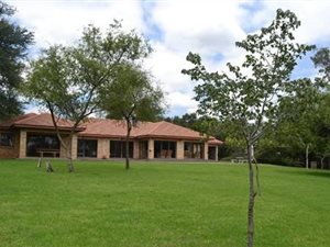 4 Bed House in Viljoenskroon