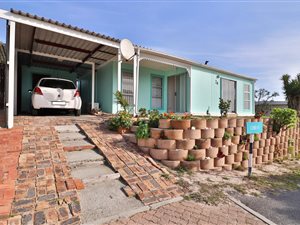 2 Bed House in Van Riebeeckstrand