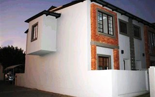 2 Bedroom Simplex in Zwartkop