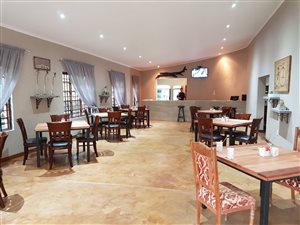 300 m² Commercial space in Mooiplaats AH