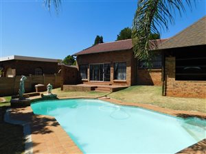 3 Bed House in Roodekrans