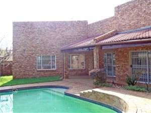 3 Bed House in Hurlingham Manor