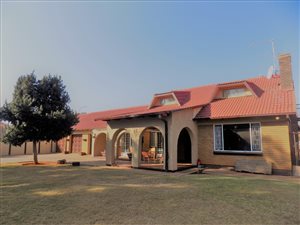 4 Bed House in Oberholzer