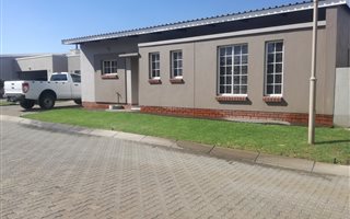 3 Bedroom Simplex in Waterval East