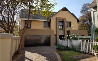 3 Bedroom House in Zwartkop Golf Estate