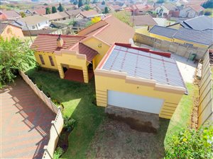 3 Bed House in Zakariyya Park