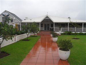 1350 m² Commercial space in Drummond