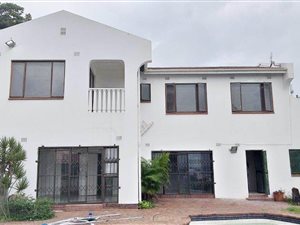 6 Bed House in Bluff