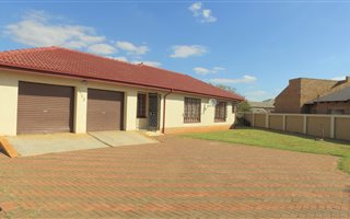 3 Bedroom House in Cultura Park