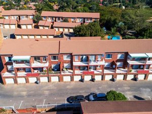 2 Bed Townhouse in La Montagne